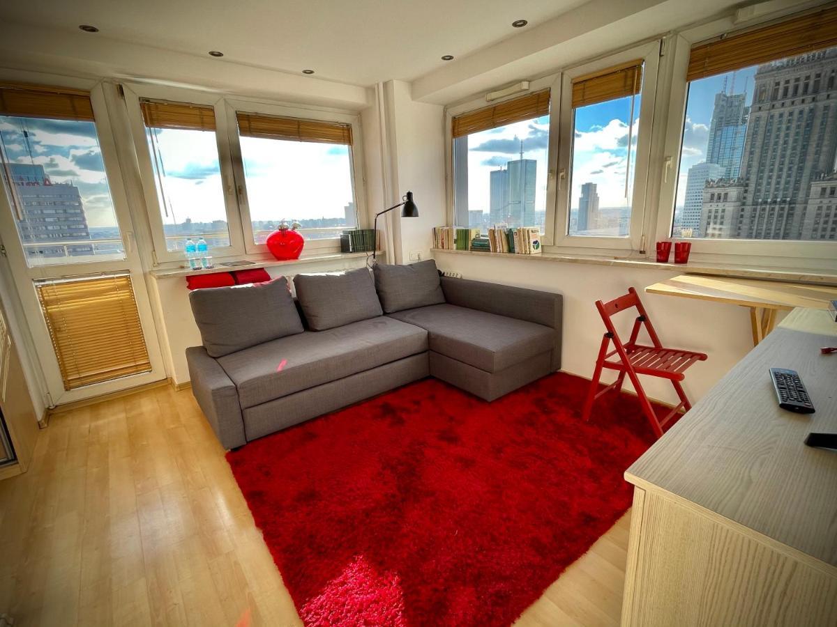 Butas Red Centrum: Panoramic Views With High-speed Wi-fi And Smart Entertainment